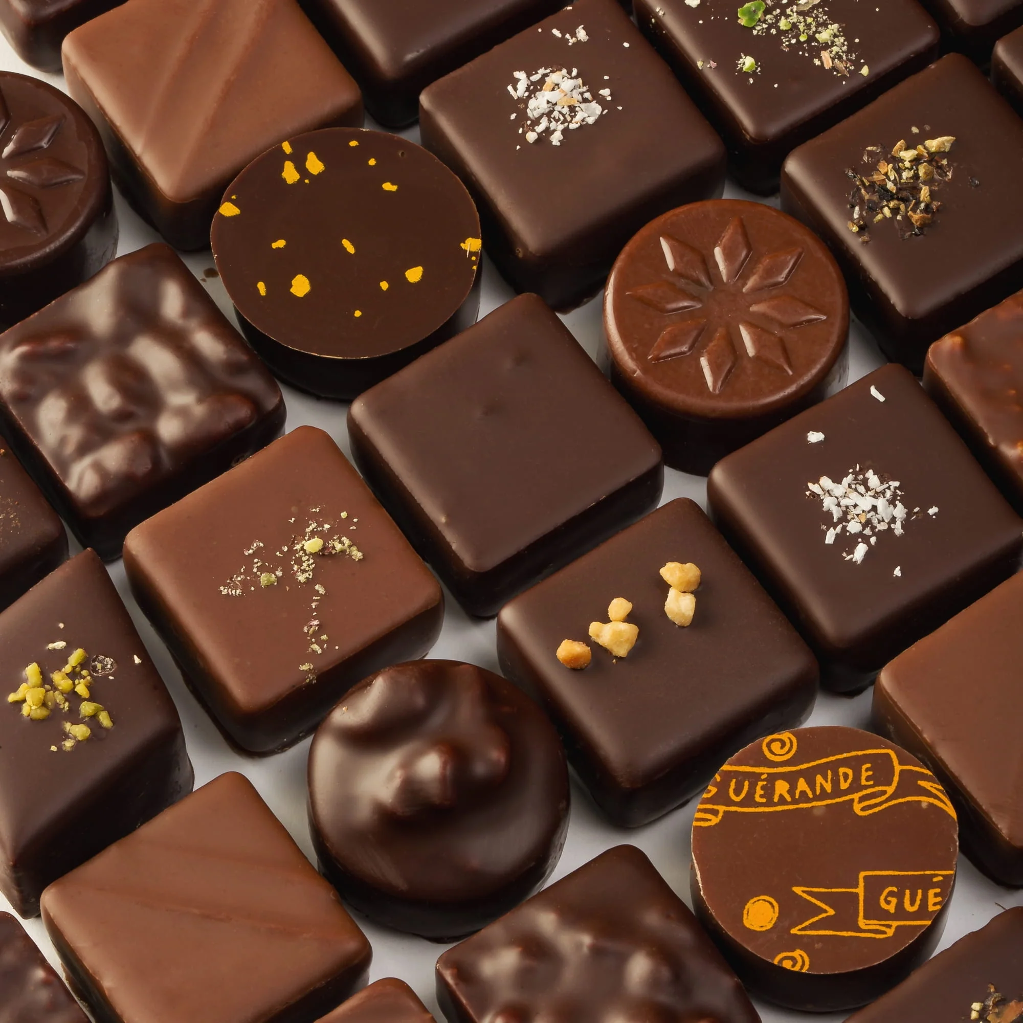 zoom-assortiment-chocolats-1.webp